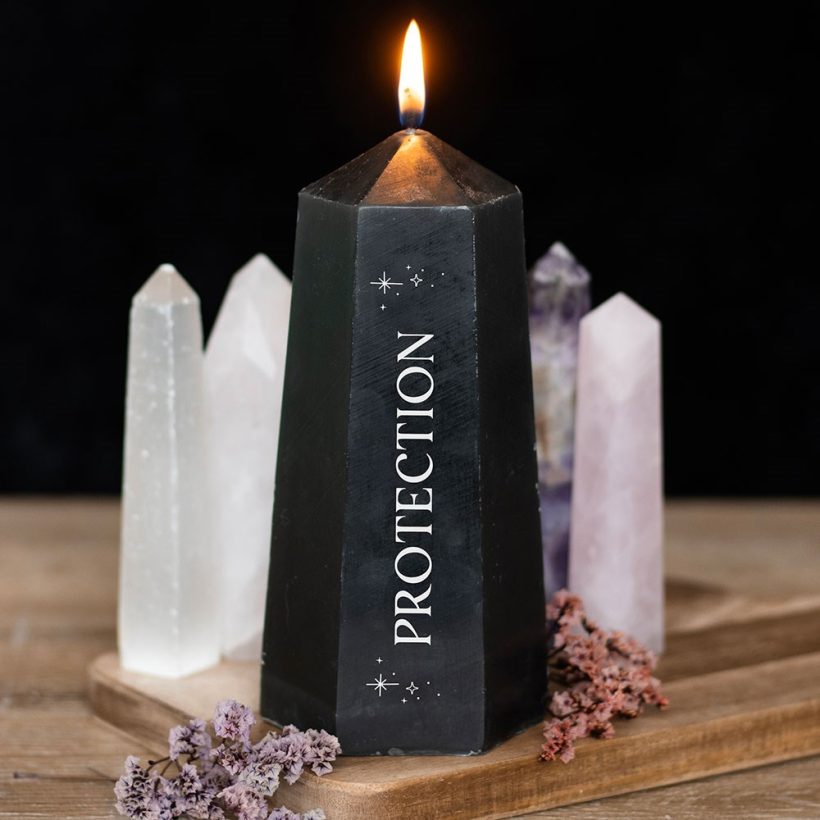 Protection crystal candle with black obsidian by Something Different